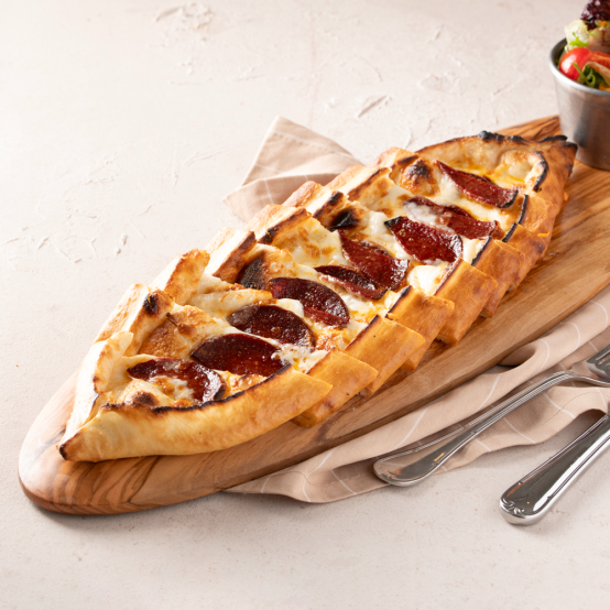 Sucuklu-Kaşarlı Pide